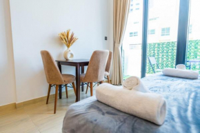 Le Petit Village !Cozy Yet Spacious Studio Apartment!